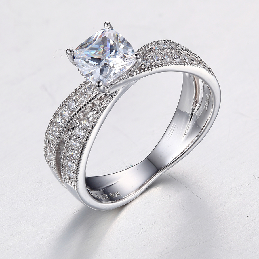 珠寶攝影的藝術(shù)與技巧 解讀白底原圖WL350546778的設(shè)計精髓